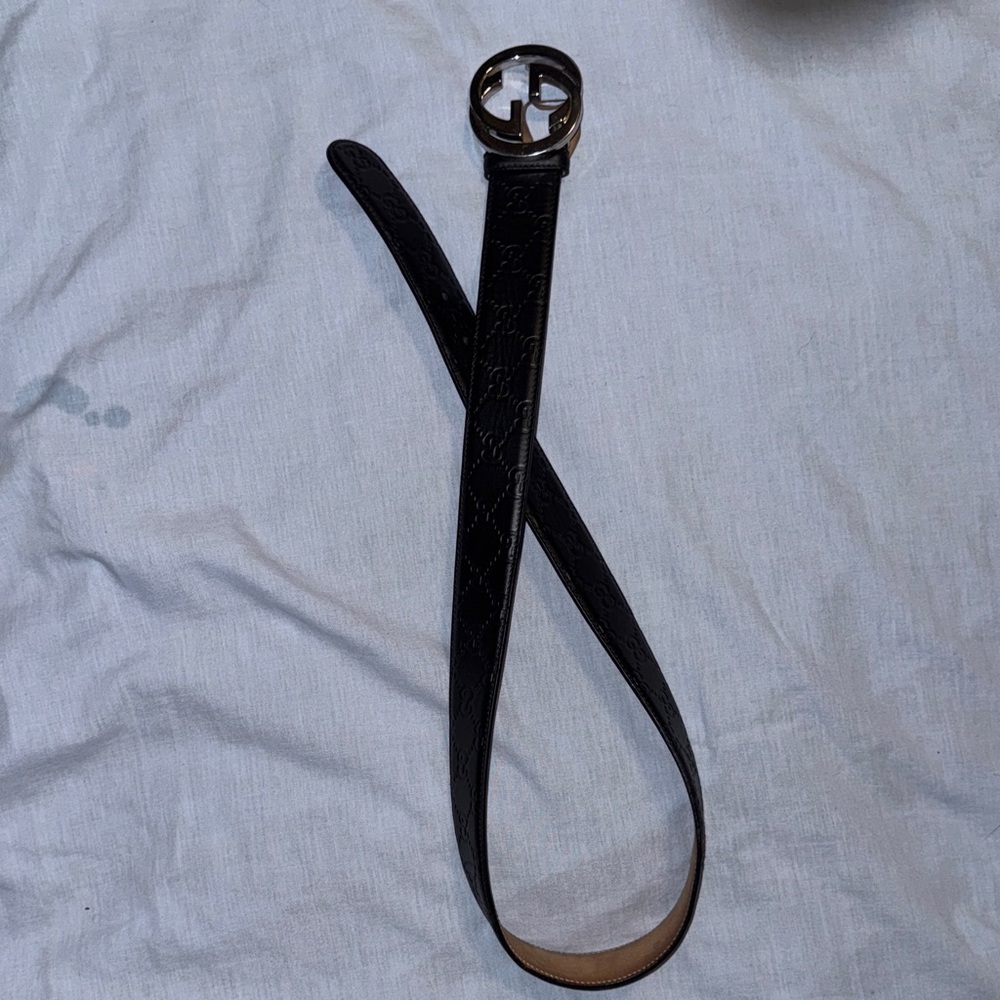 Black Gucci Leather Belt with silver  Buckle
